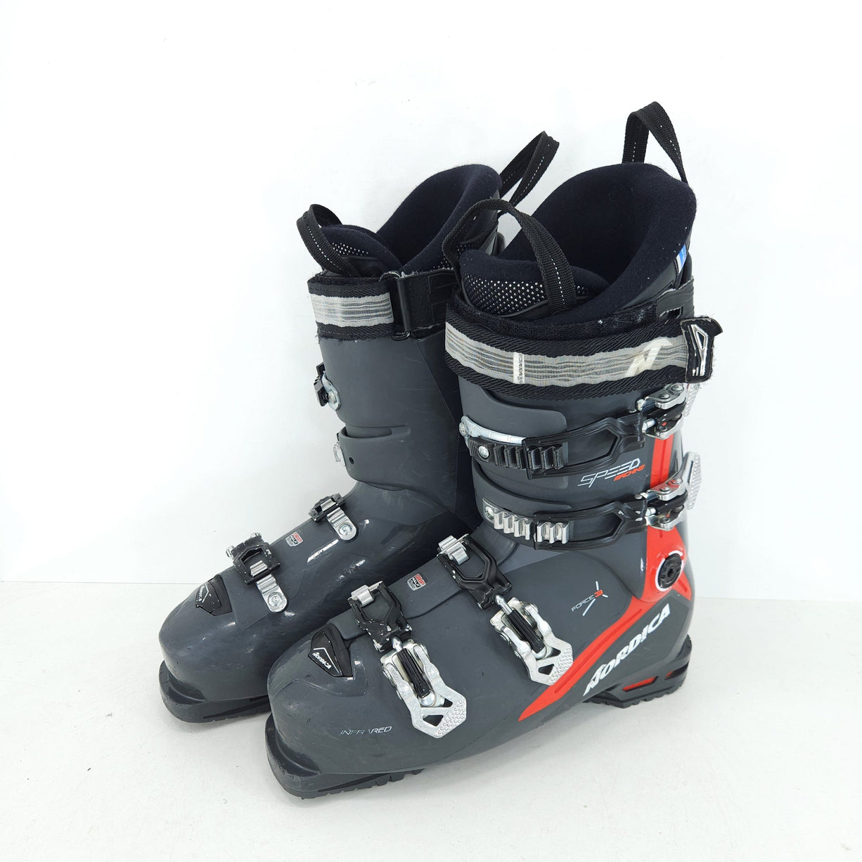 Clapari ski sh Nordica Speedmachine 110 R, marime 43.5 Eu, 28.5 mondo — vedere 1 din 4