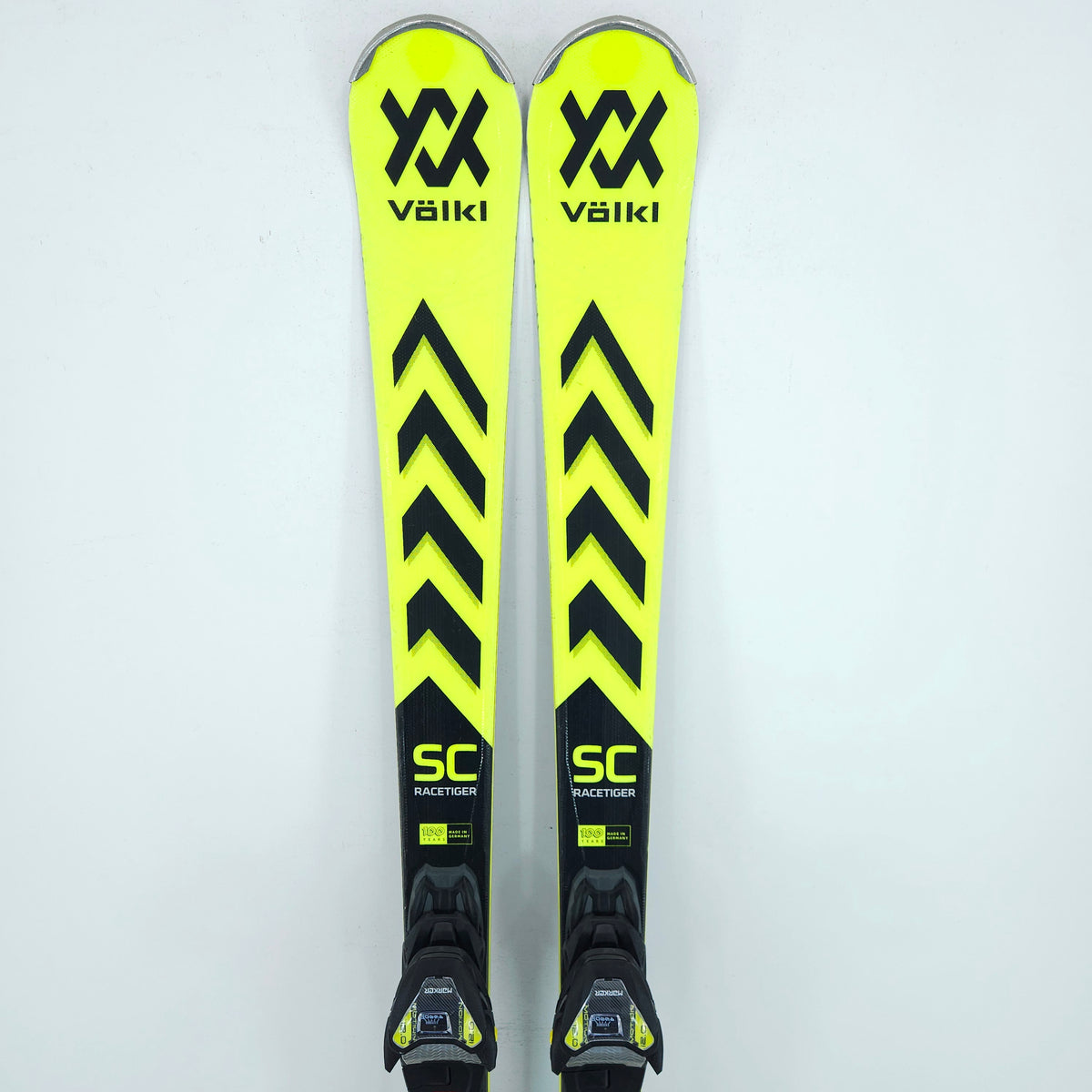 Schiuri sh Volkl Racetiger SC, 153 cm