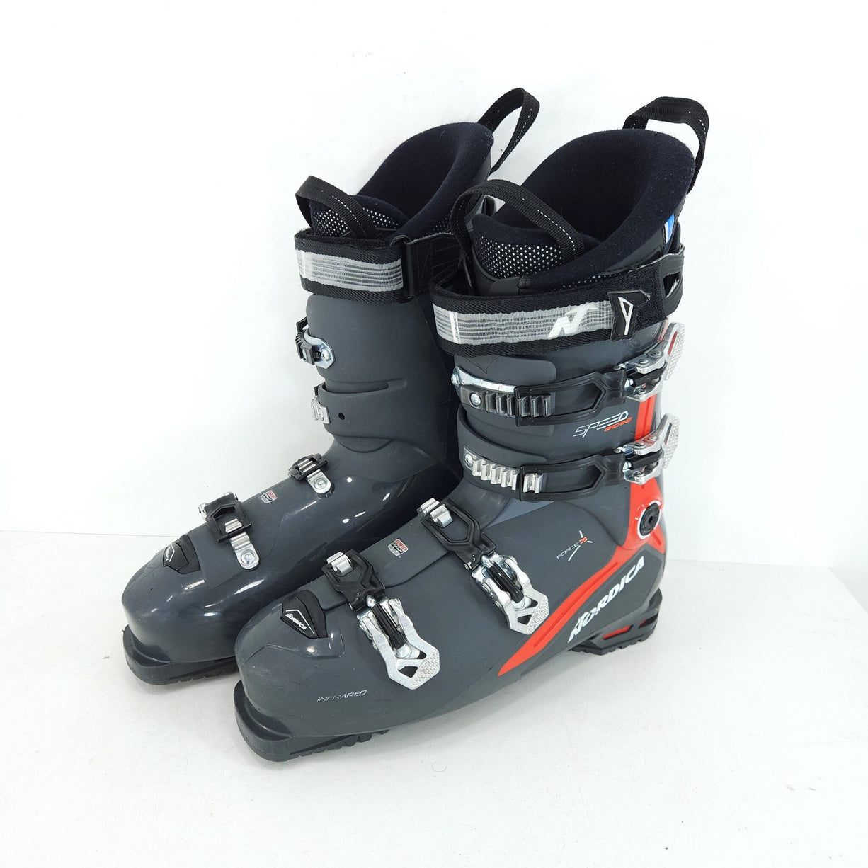 Clapari ski sh Nordica Speedmachine 110 R, marime 46 Eu, 30.5 mondo — vedere 1 din 4