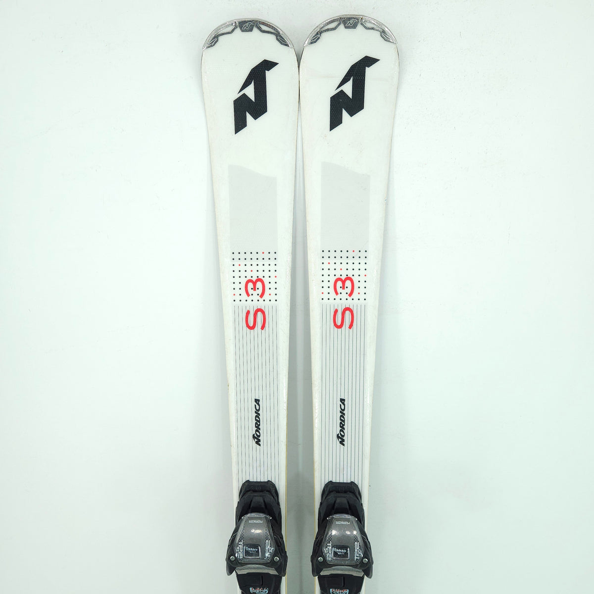 Schiuri sh Nordica Sentra S3, 156 cm