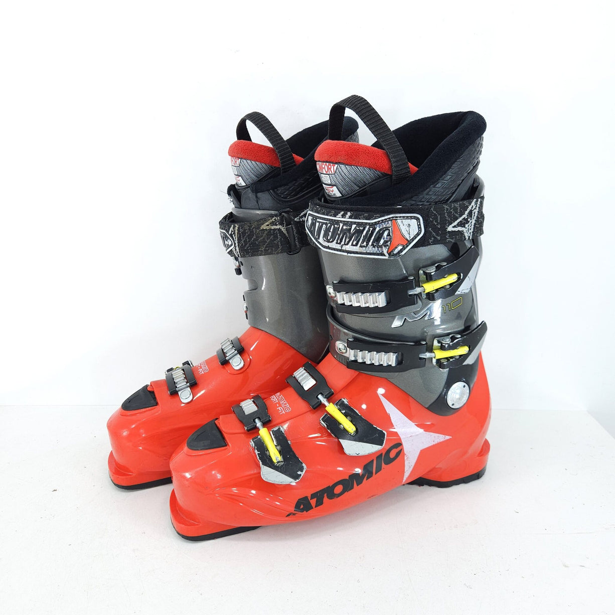 Clapari ski sh Atomic M110, marime 44 Eu, 29 Mondo — vedere 1 din 4