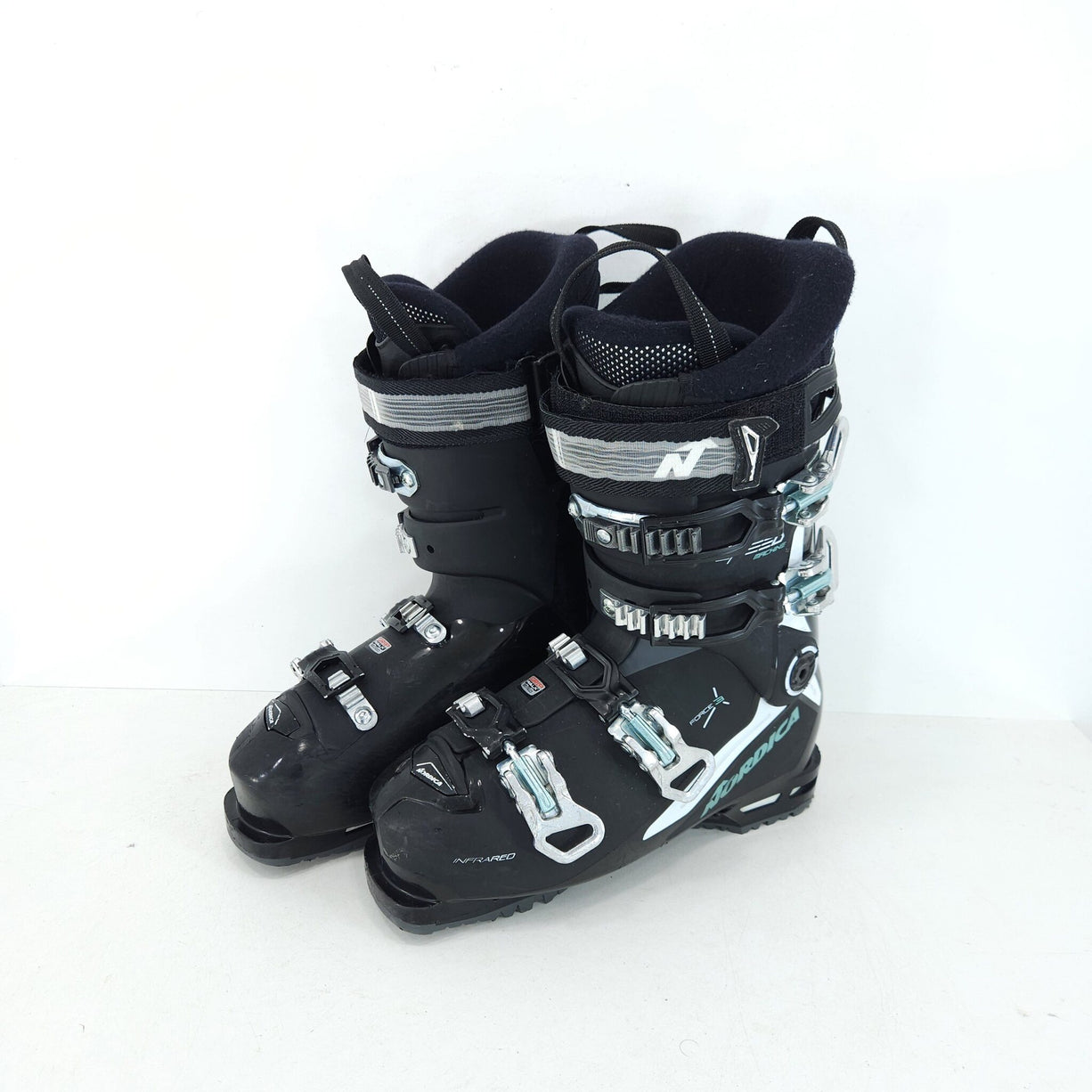 Clapari ski sh Nordica Speed Machine 95, marime 39 Eu, 25.5 mondo — vedere 1 din 4