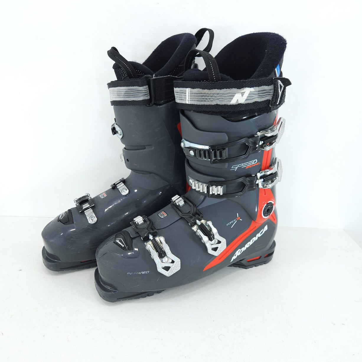 Clapari ski sh Nordica Speedmachine 110 R, marime 43.5 Eu, 28.5 mondo — vedere 1 din 4