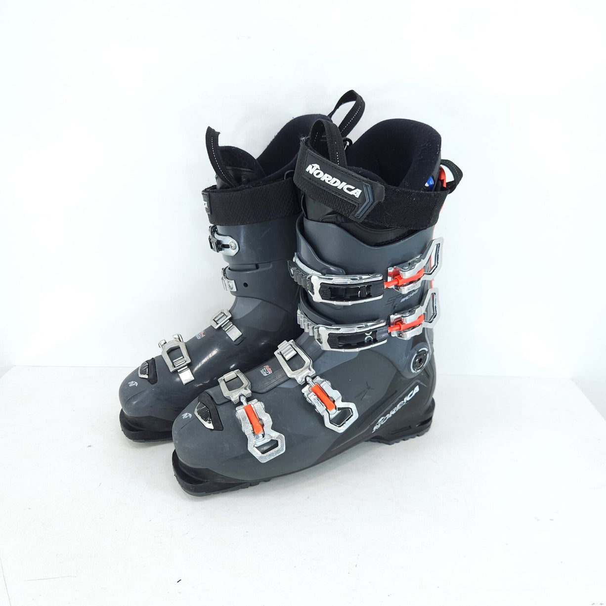 Clapari ski sh Nordica Sport Machine 90, marime 42.5 Eu, 27.5 mondo — vedere 1 din 4